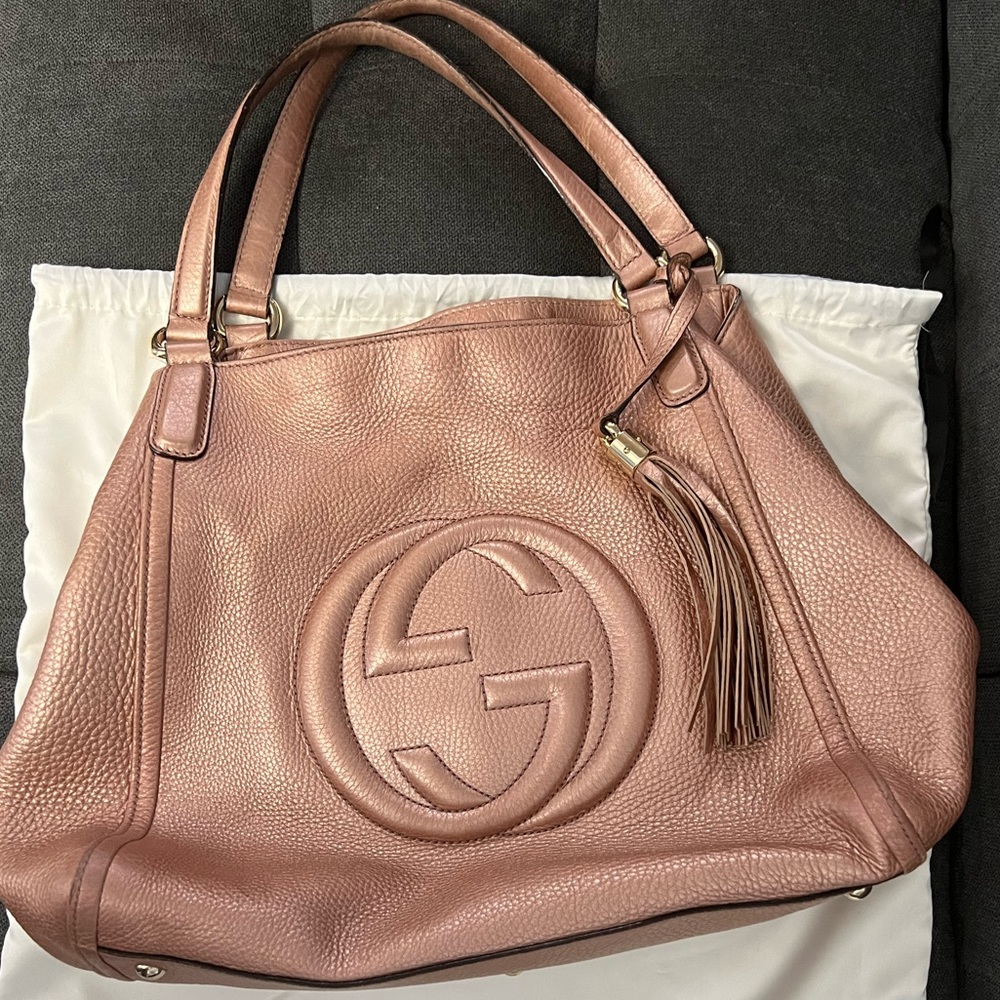 RARE AUTHENTIC Gucci rose gold soho purse